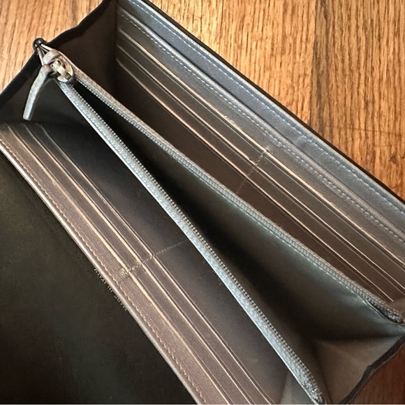 CHANEL Black Camellia Quilted Leather Continental Wallet with Silver CC - Picture 7 of 10